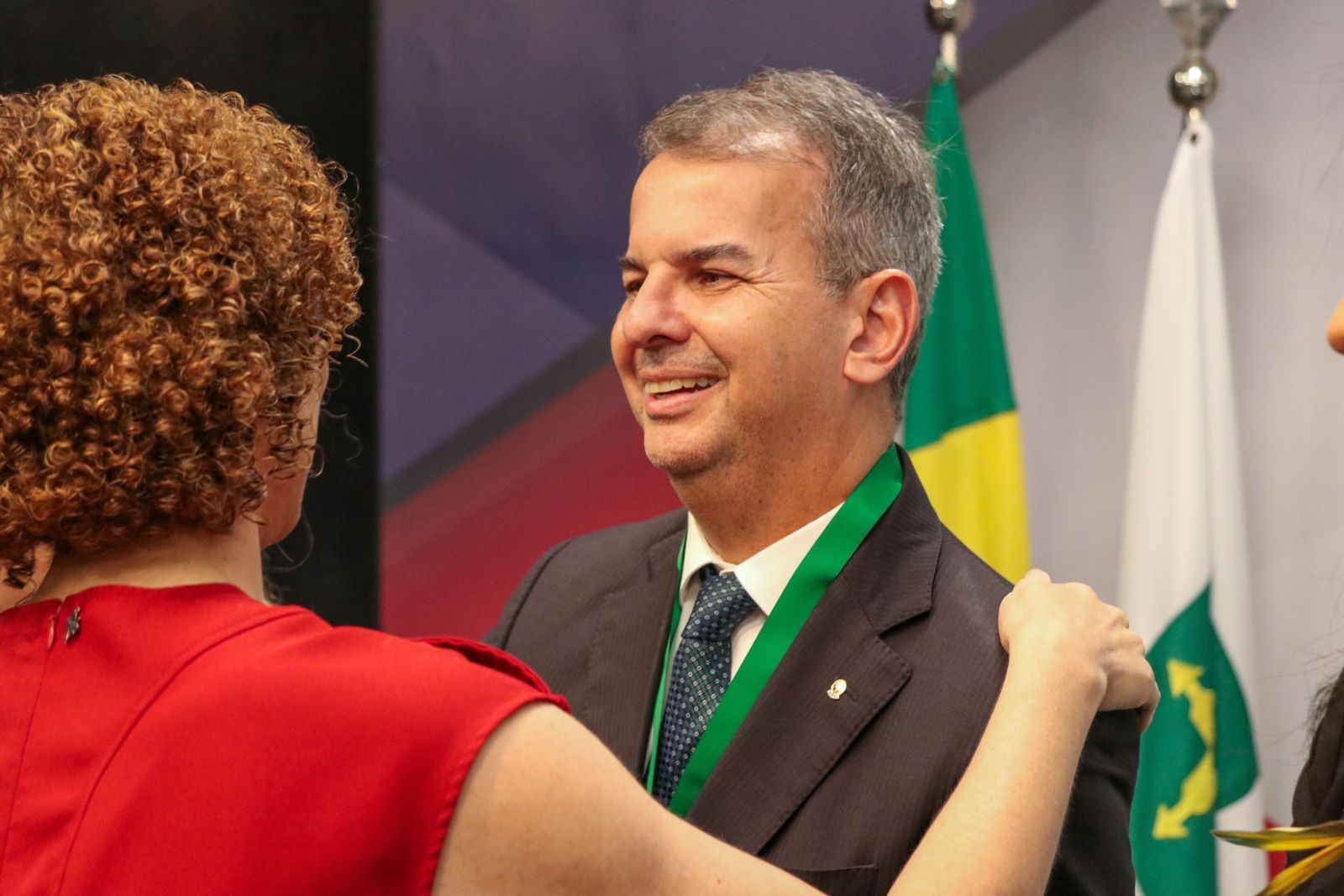 Ex-presidente da ANPR Ubiratan Cazetta é condecorado com honraria da ANADEF por atuação em Direitos Humanos